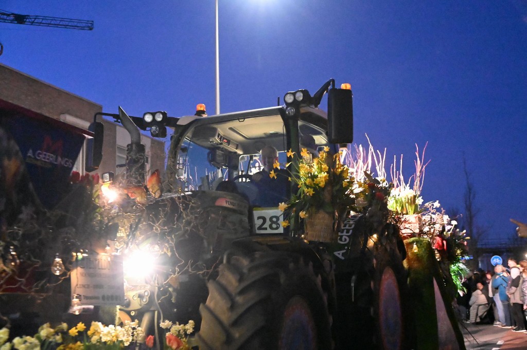 ../Images/Verlicht bloemencorso 2025 062.jpg